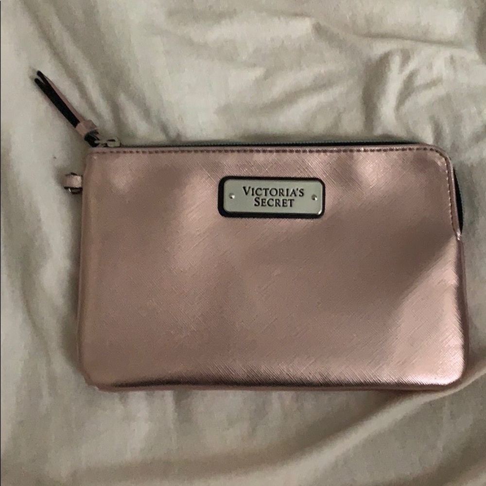 VS wristlet